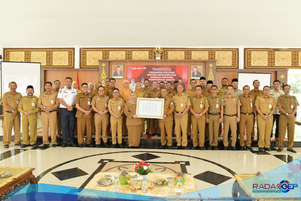 SAKIP di Evaluasi, Bupati Kasmarni Akan Terapkan Reward dan Punishment