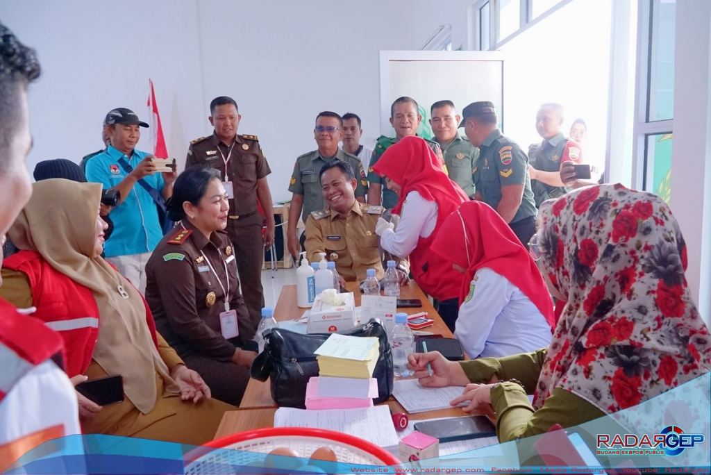 Wabup H. Sulaiman Ikut Donor Darah di Kejari Rohil