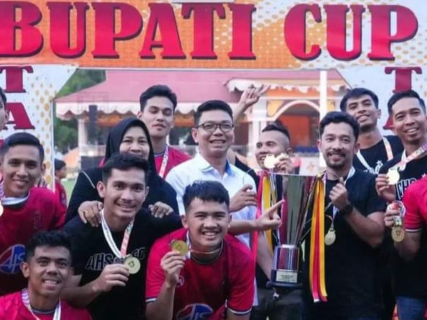 Bupati Kuansing Menutup Secara Resmi Turnamen Sepak Bola Bupati Cup 2024