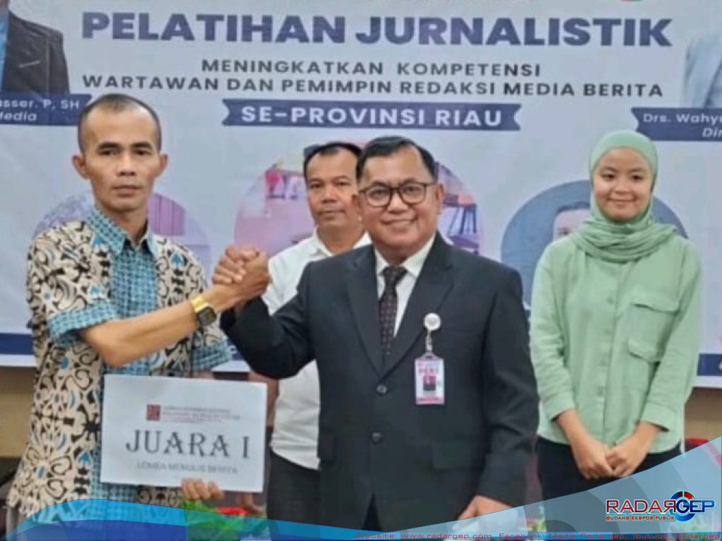 Pemimpin Redaksi NADAVIRAL Raih Juara I, Dihadiahi Sertifikat dan Piagam Penghargaan Sebagai Penulis Terbaik
