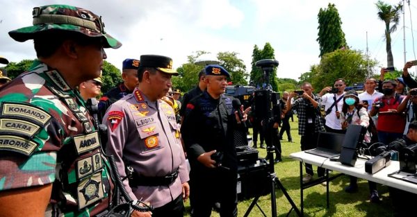 Kapolri Bersama Panglima TNI Pimpin Apel Gelar Apel Pasukan Operasi Puri Agung 2022