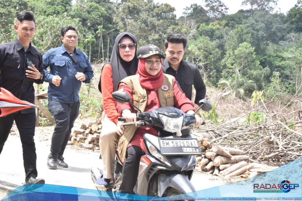 Sebagai Bentuk Kepedulian, Bupati Kasmarni Kunjungi Kampung Tertua Dusun Bagan Benio