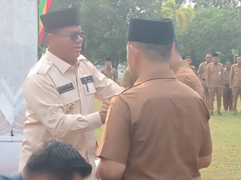 Suhardiman Amby Serahkan Semua Kendaraan Dinas Ke Pemkab Kuansing Dihari Pertama Cuti