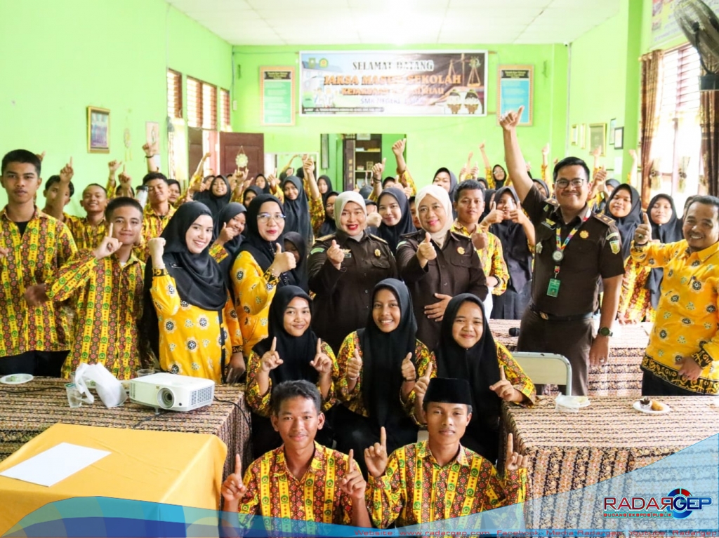 Kejakdaan Tinggi Riau Gelar Penyuluhan Hukum di SMK Negeri 1 Siak