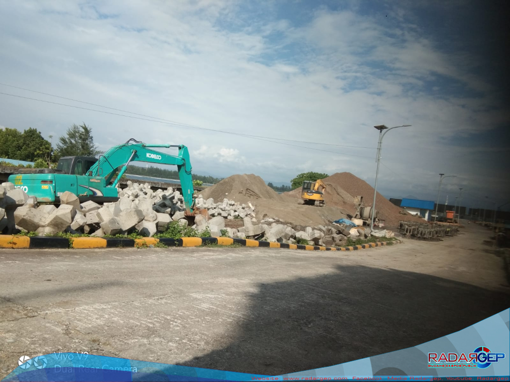 Pembangunan Breakwater Pelabuhan Sirombu Diduga Memakai Material Tidak Sesuai Spesifikasi