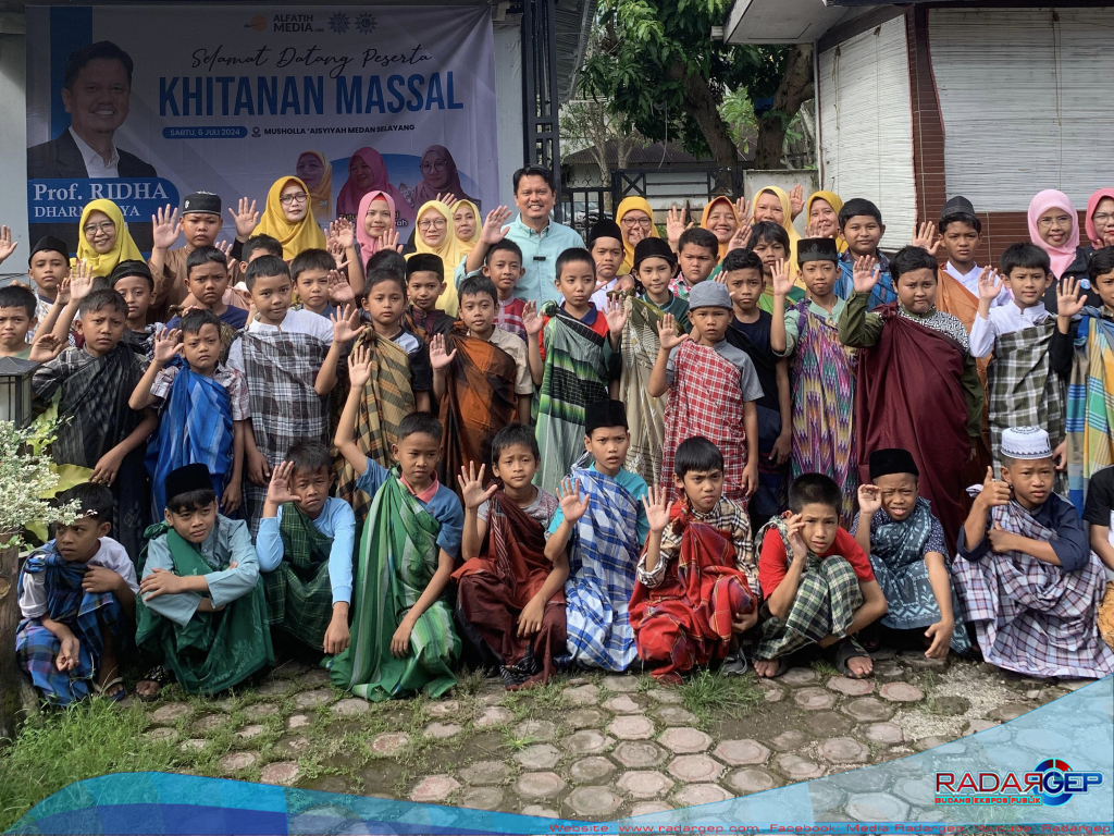 Khitanan Massal Bersama Keluarga Aisyiyah, Prof Ridha Diharapkan Terus Berkontribusi