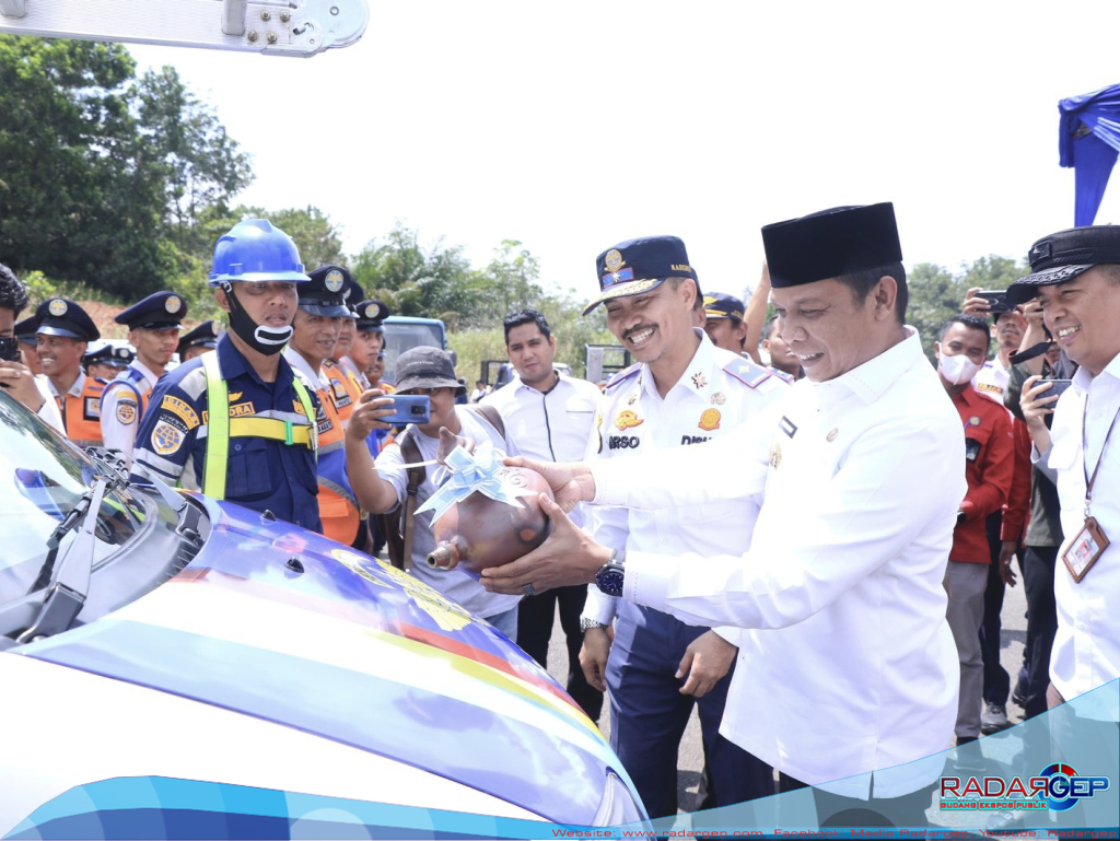 Pj Walikota Launching Mobil Layanan Cepat LPJU dan Bus TMP Gratis Bagi ASN