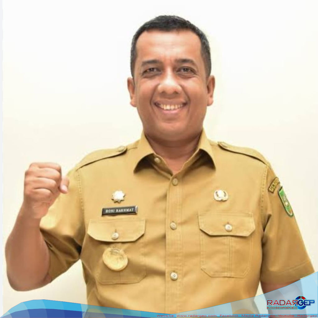 Pj Gubernur Riau Mengangkat Kadispar Riau Menjadi Plt Kadisdik Riau