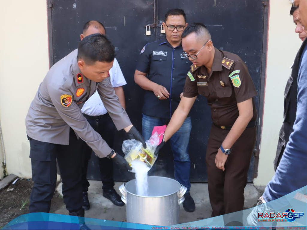 Wakapolres Langkat Pimpin Pemusnahan BB Narkotika Jenis Sabu