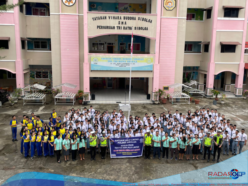 Edukasi Keselamatan, Sat Lantas Polres Sibolga Sambangi SMA Tri Ratna Lewat Program Police Goes To School