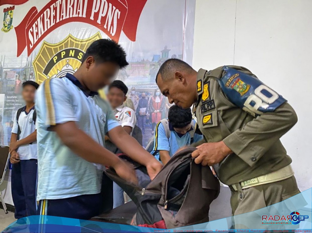 Satpol PP Kabupaten Kampar Amankan 5 Siswa Yang Berkeliaran Saat Jam Belajar Sekolah