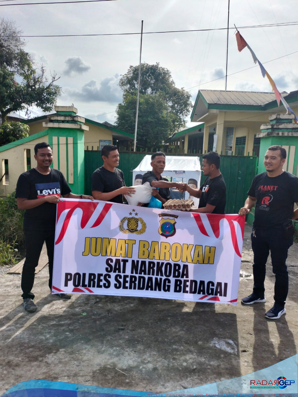 Polres Sergai Beri Bantuan Pada Warga Kurang Mampu