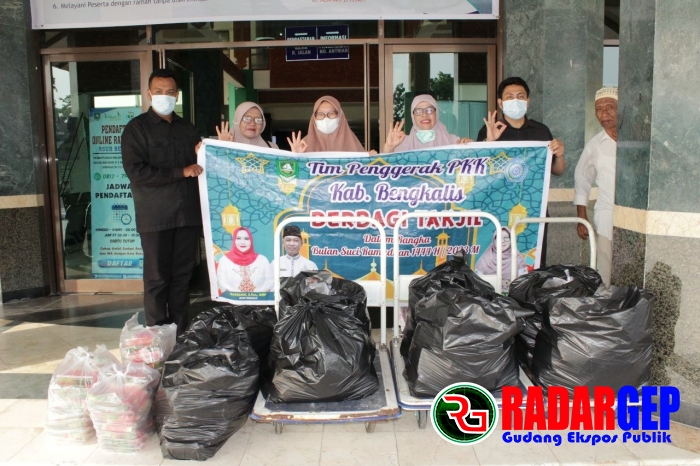 TP PKK Bengkalis Sediakan Ratusan Takjil Gratis Bagi Keluarga Pasien RSUD Bengkalis