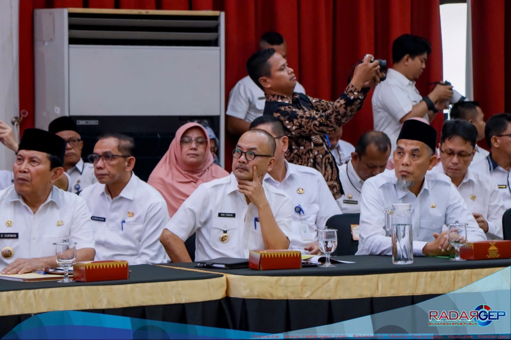 Pj Bupati Kampar Muhammad Firdaus Terima Tiga Penghargaan Dari KPK RI