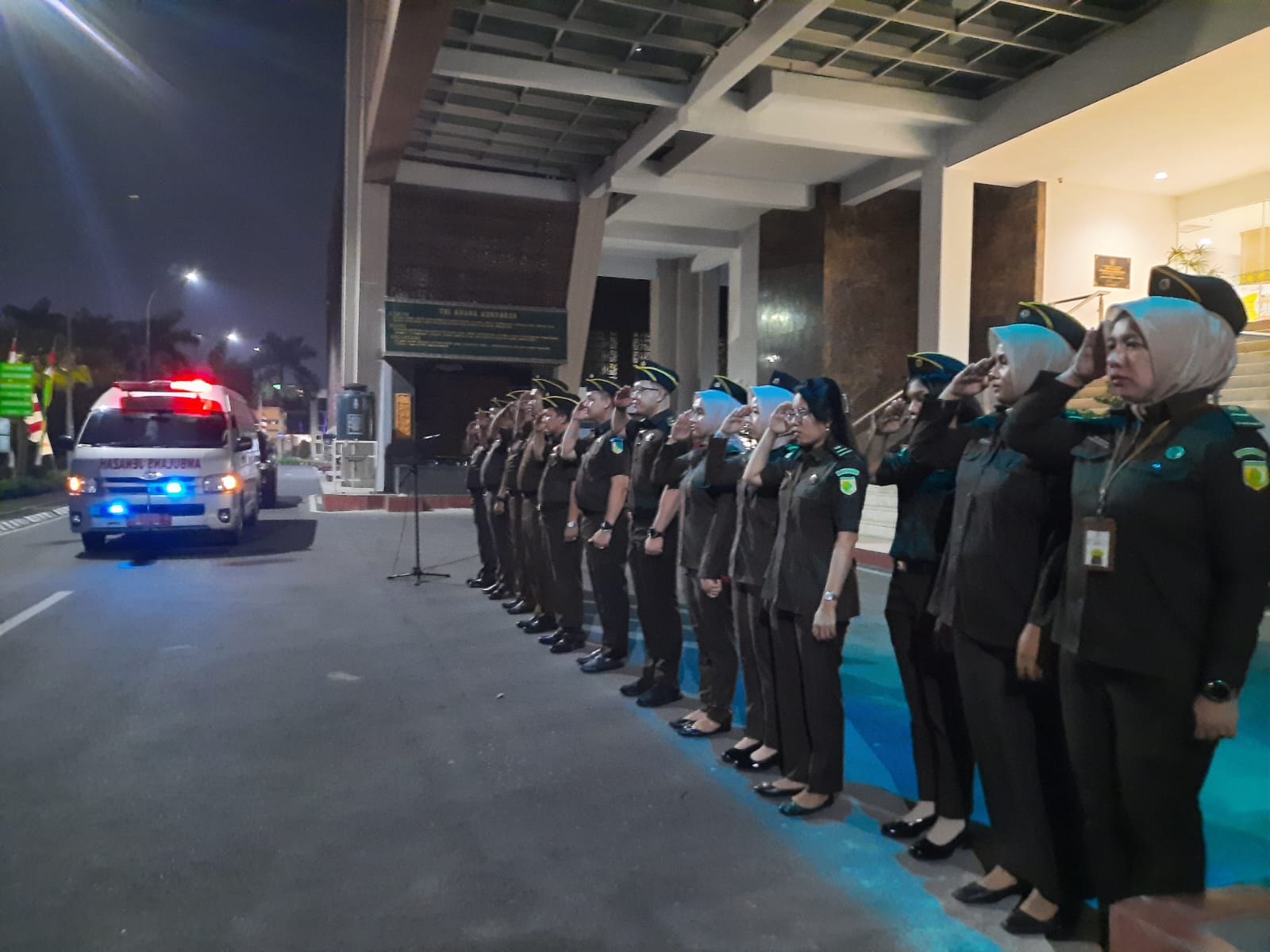Wakil Kepala Kejaksaan Tinggi Riau Memimpin Prosesi Pelepasan Jenazah