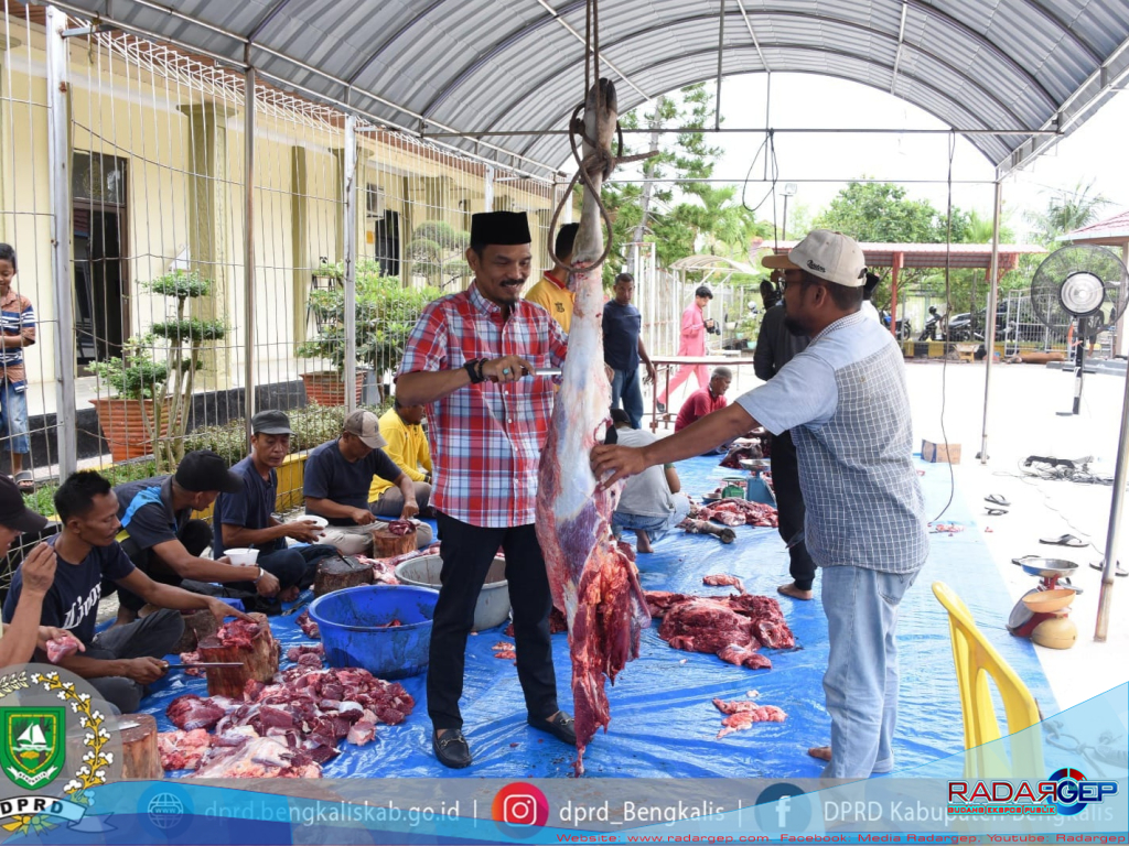 Rayakan Idul Adha 1445 H, Setwan DPRD Bengkalis Laksanakan Pemotongan Hewan Qurban
