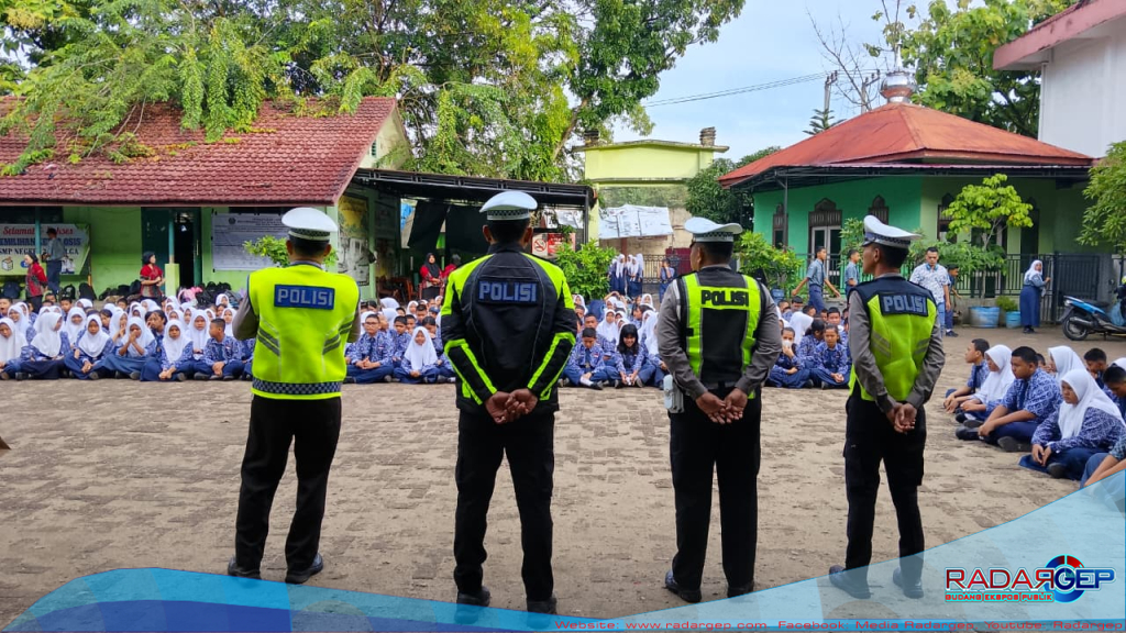 Sat Lantas Polres Sibolga Laksanakan Kegiatan BINLUH, Police Goes To School di SMP Negeri 3 Sibolga