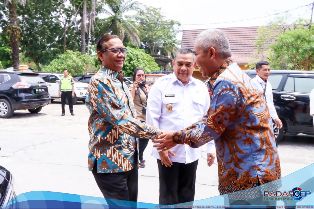 Pj Bupati Kampar Jamu Makan Siang Menko Polhukam Mahfud MD