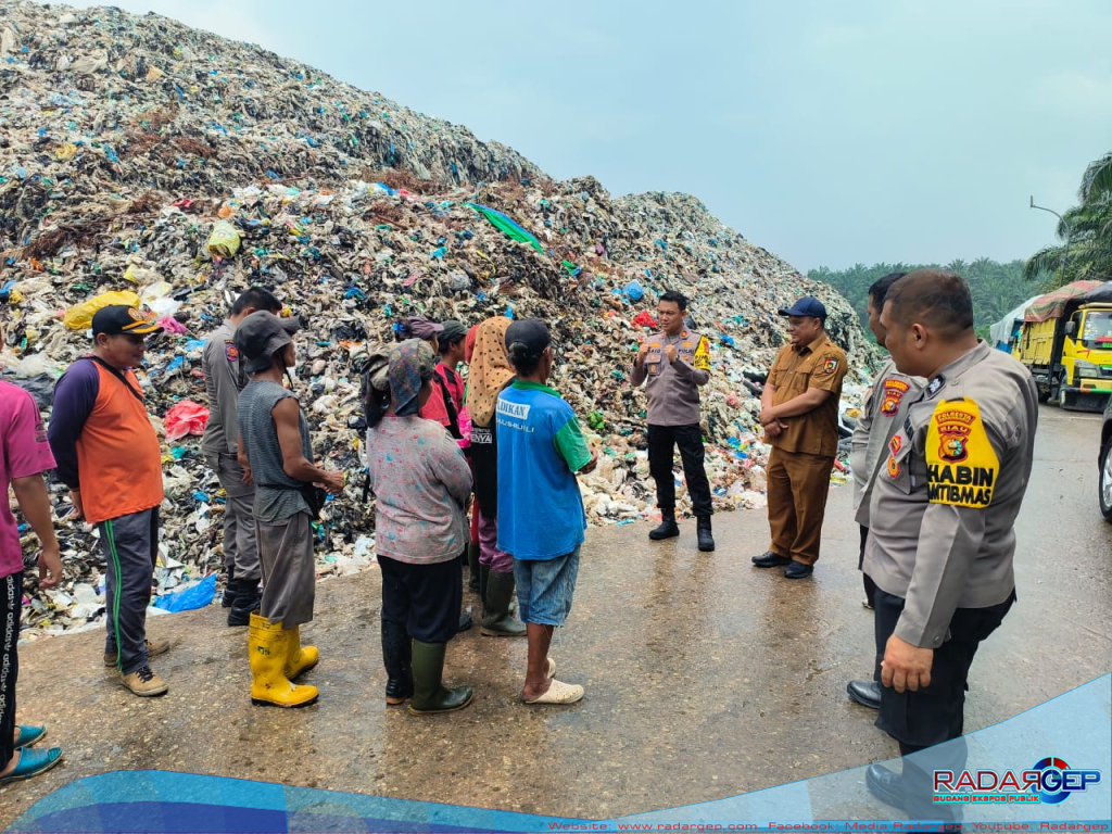Masif Kegiatan Cooling System, Polsek Rumbai Sambang Warga di TPA Sampah