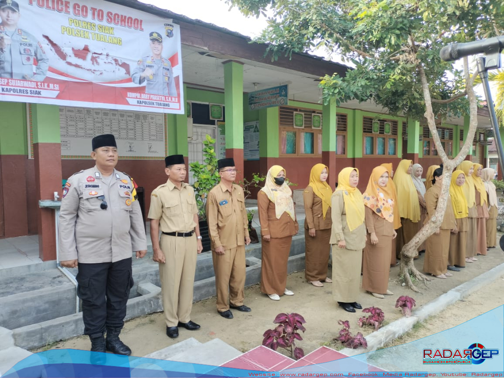 Polsek Tualang Tanamkan Disiplin Sejak Dini Pada Murid SDN 08 Tualang