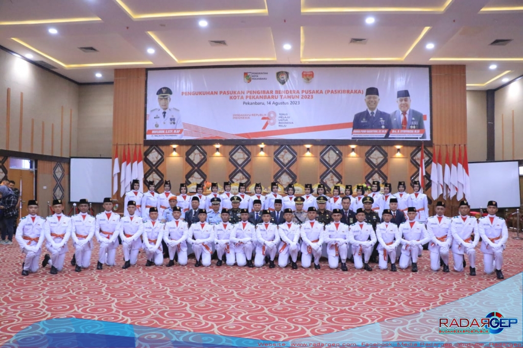 Pj Wali Kota Pimpin Langsung Upacara Pengukuhan Paskibraka Kota Pekanbaru