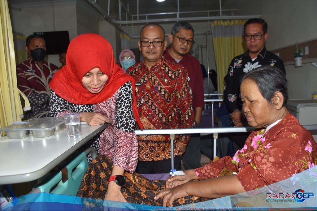 Pj Bupati Kampar Dan Pj. Ketua TP-PKK Kampar Tinjau Pelayanan RSUD Bangkinang