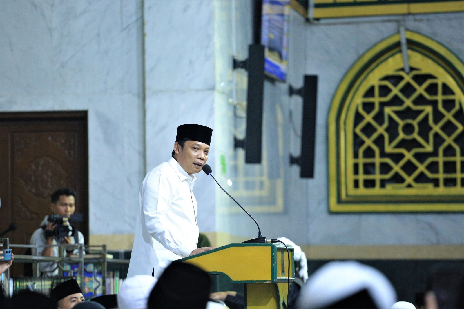 Pj Wali Kota Sapa Masyarakat Dalam Safari Ramadan Perdana Ke Masjid Raya Senapelan