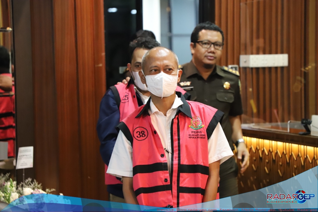 Tim Penyidik Memeriksa Menteri Koordinator Bidang Perekonomian