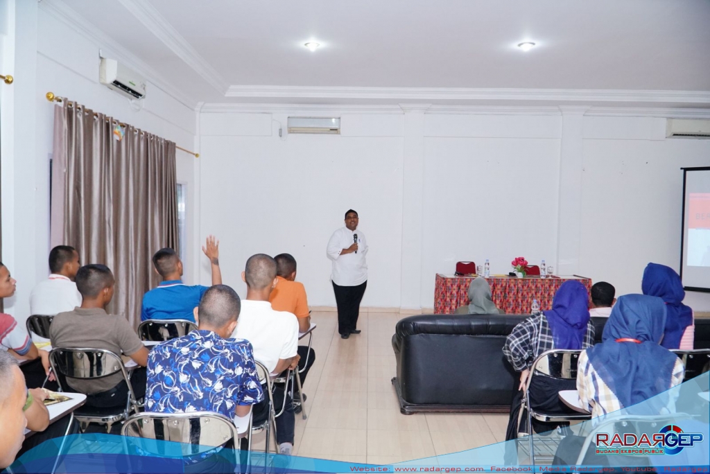 Suhermi Berikan Pembekalan Kepada Anggota Paskibraka Kampar