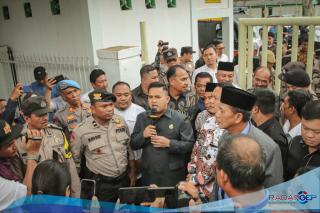 Polres Sergai Lakukan Pengamanan Unjuk Rasa di Kantor DPRD dan Pengadilan Negeri Sergai