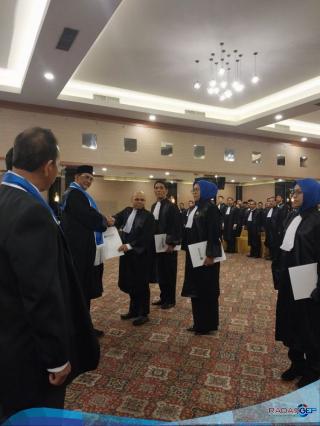 121 Advokat Peradi Lakukan Pengangkatan Dan Pengambilan Sumpah Di Riau