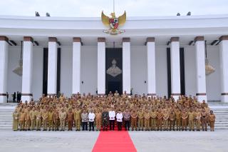 Berkumpul di IKN, H Paisal Bersama Gubernur, Bupati, dan Wali Kota se-Indonesia Dapat Arahan Presiden Jokowi