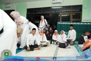 Anggota DPRD Hadiri Pelepasan Keberangkatan Jemaah Haji Kab. Bengkalis