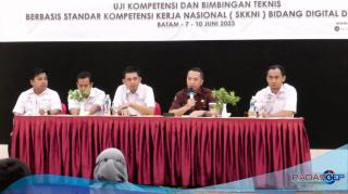 Kadis Kominfotiks Rohil Lolos Uji Kompetensi ICT Project Manager