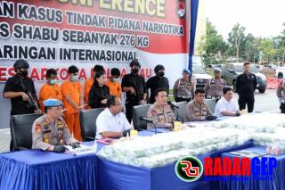 Terbesar Dalam Sejarah Pengungkapan Narkoba Oleh Polda Riau, Berhasil Amankan 276 Kg Sabu dan Bekuk 5 Pelaku.
