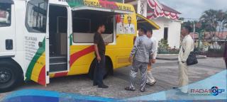 Bupati Rohil Terima Bantuan Mobil Disdukcapil Keliling dari Pemprov Riau