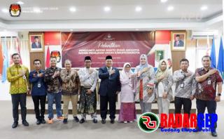 Ketua KPU RI Resmi Lantik Indra Sebagai PAW Anggota KPU Bengkalis