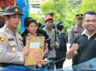 Gelar Demonstrasi, Massa Meminta Kasat Reskrim dan Kapolres Sumba Timur Mencabut Pernyataan