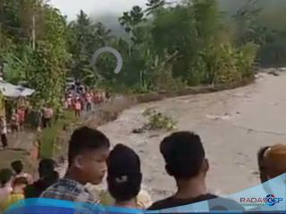 Jalan Penghubung Antar Kecamatan di Kabupaten Nias Selatan Putus Total
