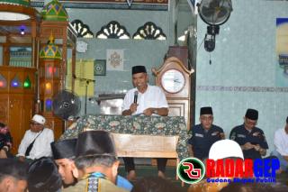 Bersama Ketua PSF, Pj Bupati Kampar Serahkan lima Mesin Genset Dan 500 Paket Takjil