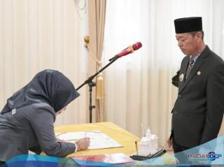 Bupati Rohil Lantik Pengurus dan Pengawas BUMD SPR