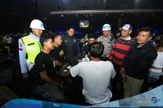 Polda Sumut Dan Tni Terus Gencarkan Razia THM, Tiga Pengunjung Golden Tiger Positif Narkoba